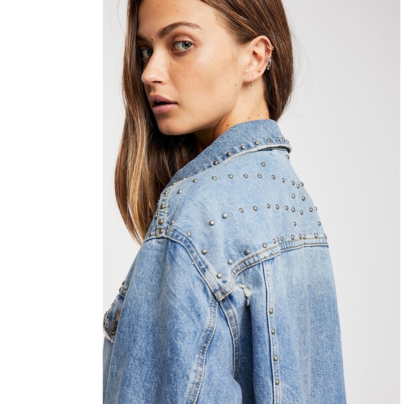 ☀️ FREE PEOPLE Studded Denim Trucker Jacket - Picture 2 of 16